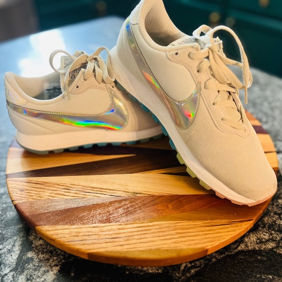 Nike PreLove XO Running Shoes size 8 - Picture 1 of 6